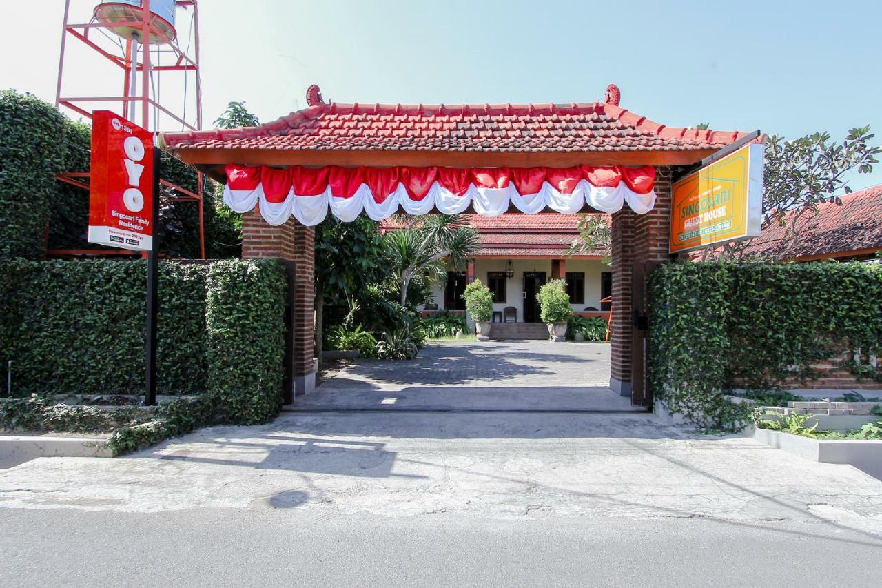 Oyo 1361 Singosari Family Residence Banyuwangi  Εξωτερικό φωτογραφία