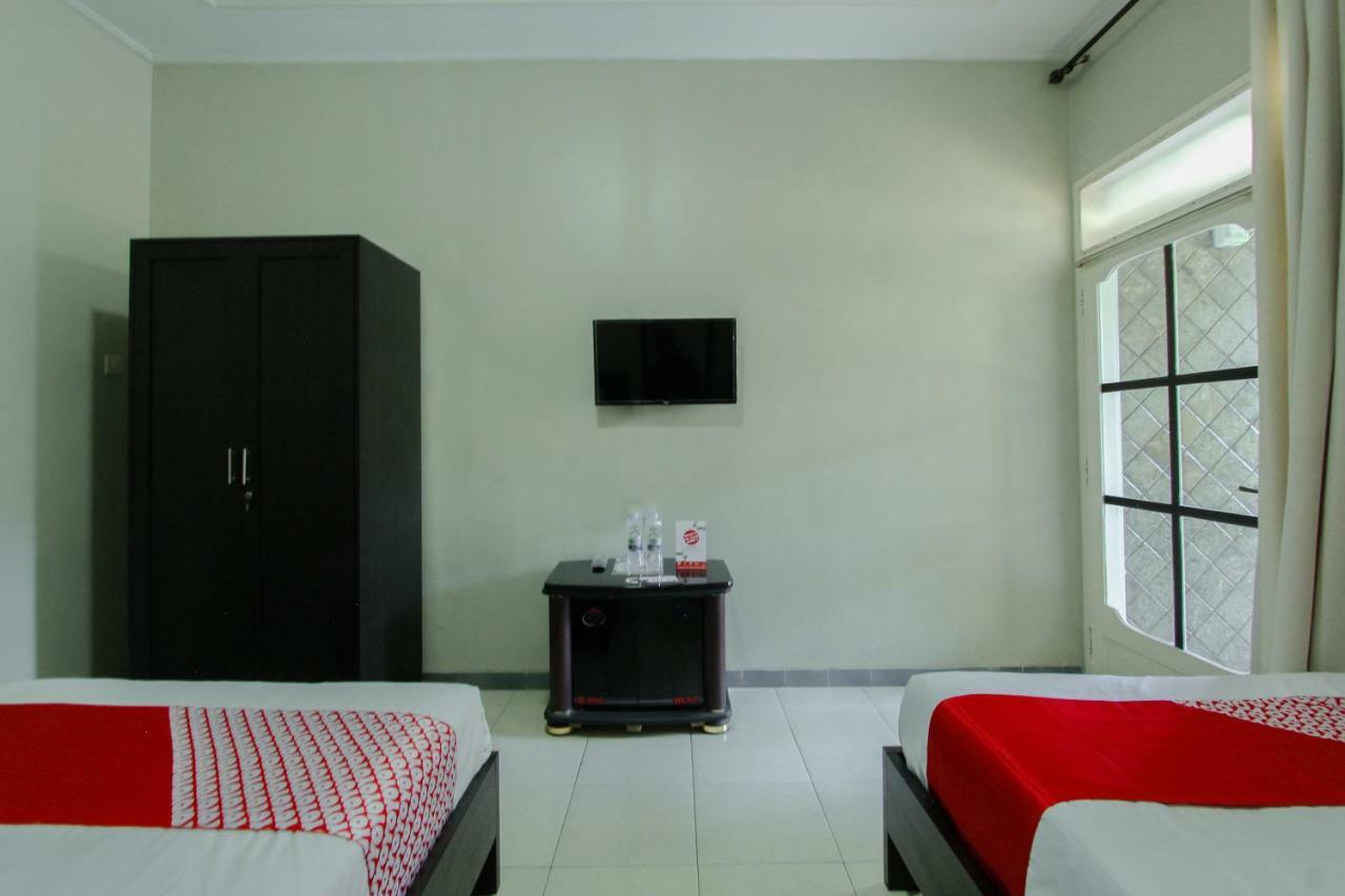 Oyo 1361 Singosari Family Residence Banyuwangi  Εξωτερικό φωτογραφία