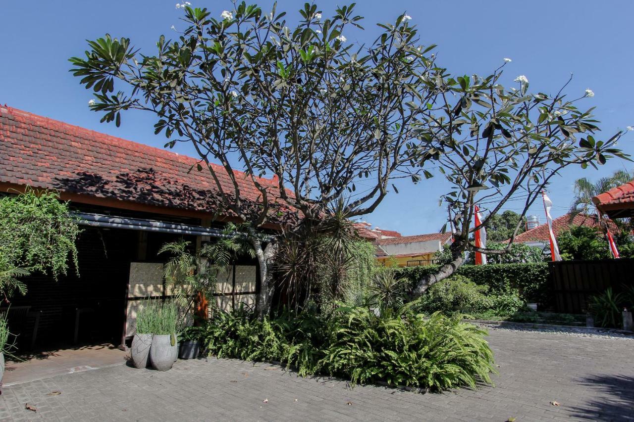 Oyo 1361 Singosari Family Residence Banyuwangi  Εξωτερικό φωτογραφία